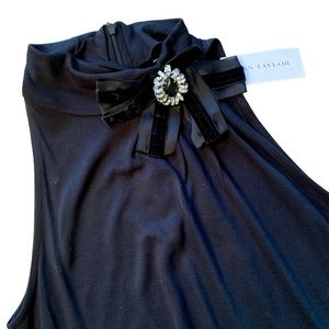NWT Ann Taylor Black Sleeveless Top With Bow And Brooch